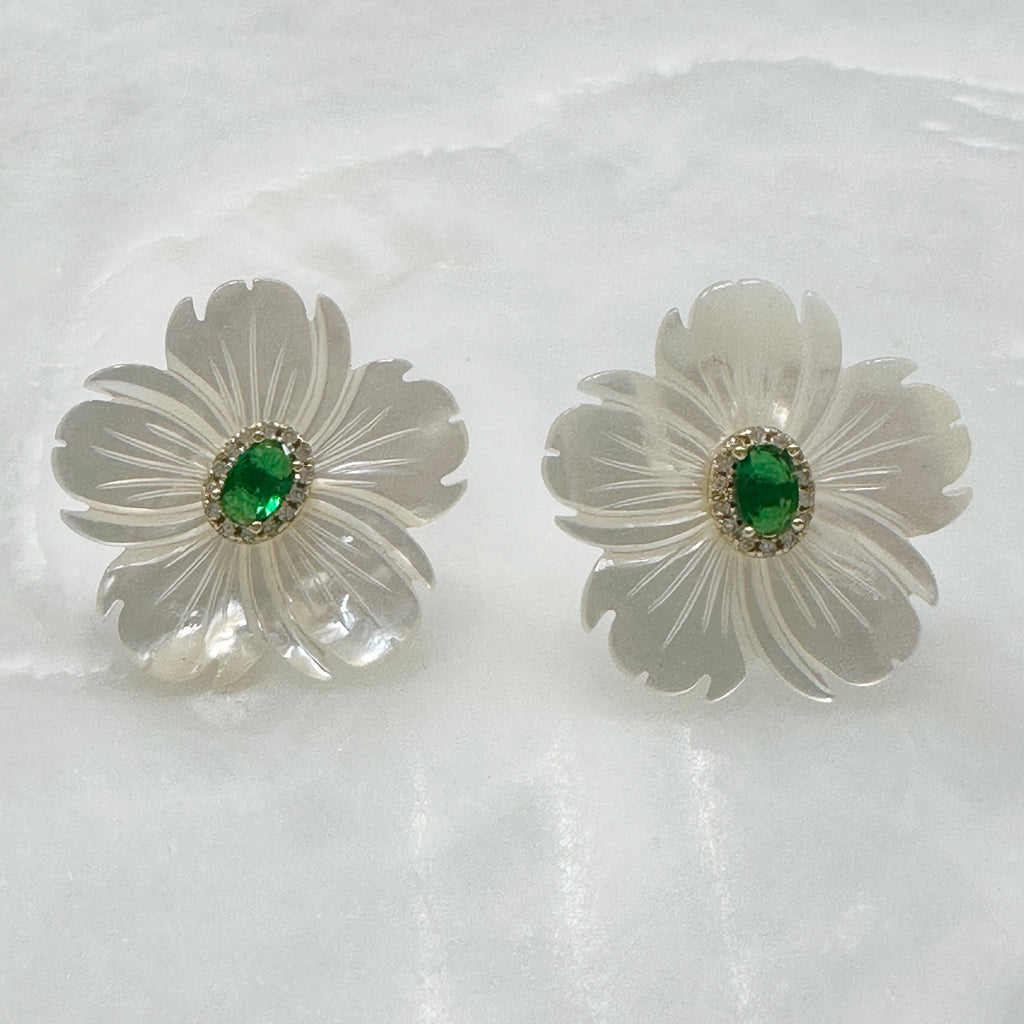 Aretes de Flor de Madre Perla y Plata Dorada 113-AR-L21A50