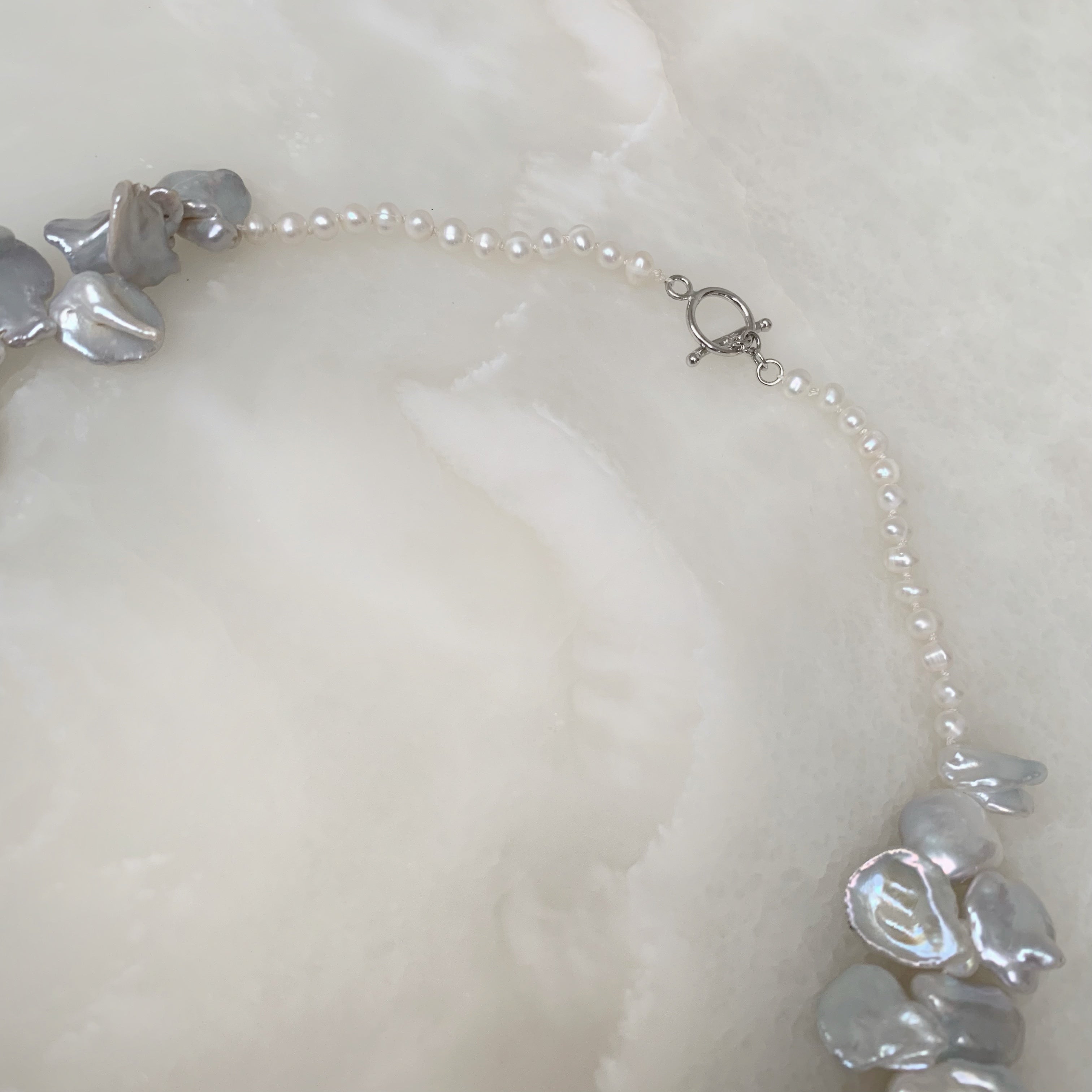Exclusivo Collar de Perlas Keshi Sterling Silver Modelo 51-CLL-L29A00