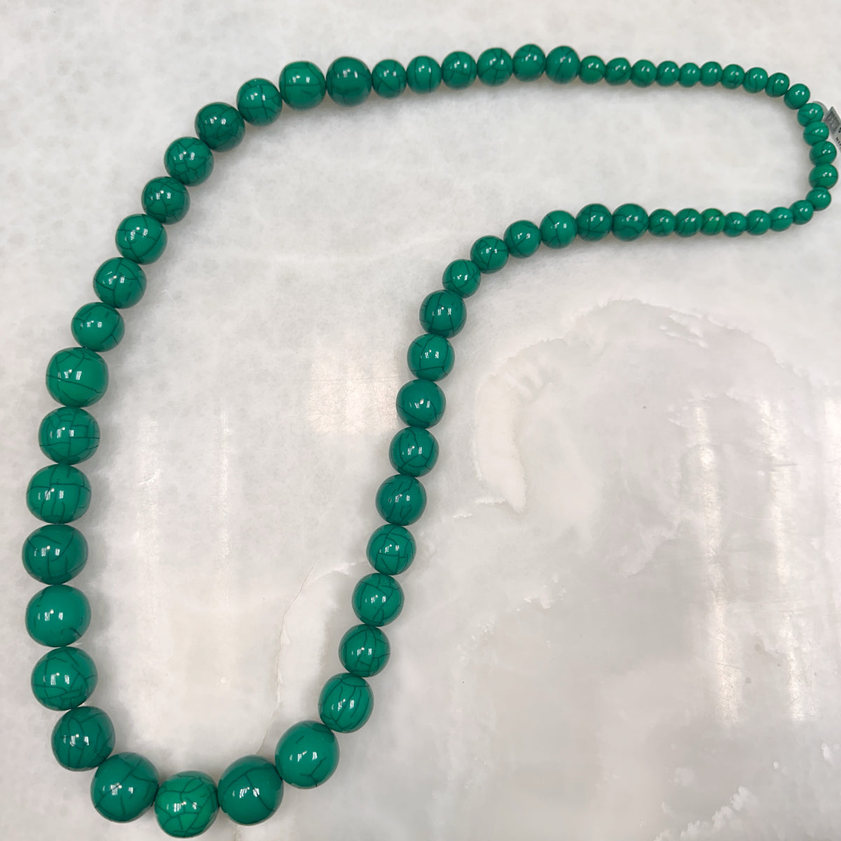 Pebbles Necklace Crackled Green 55-CLN-L15A00