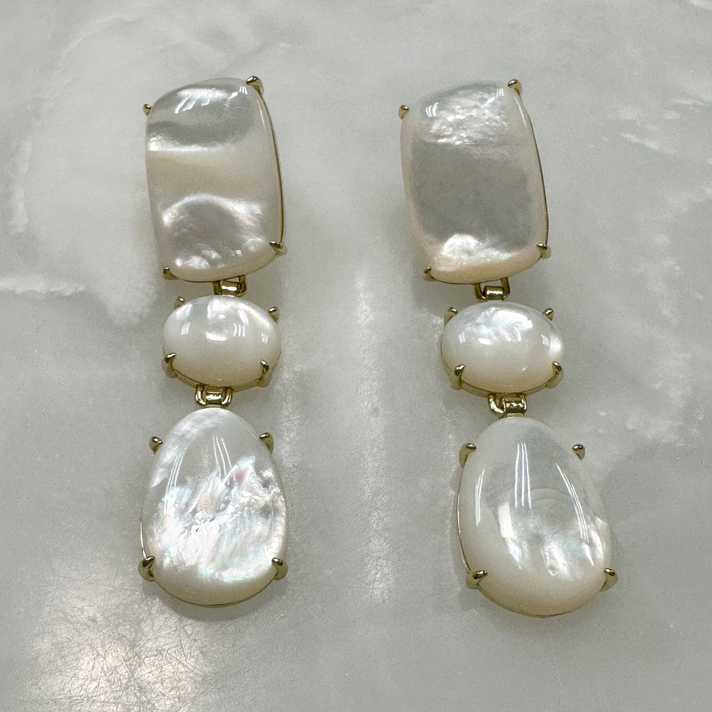 Aretes Colgantes en Madre Perla y Plata Dorada 103-AR-L49A25