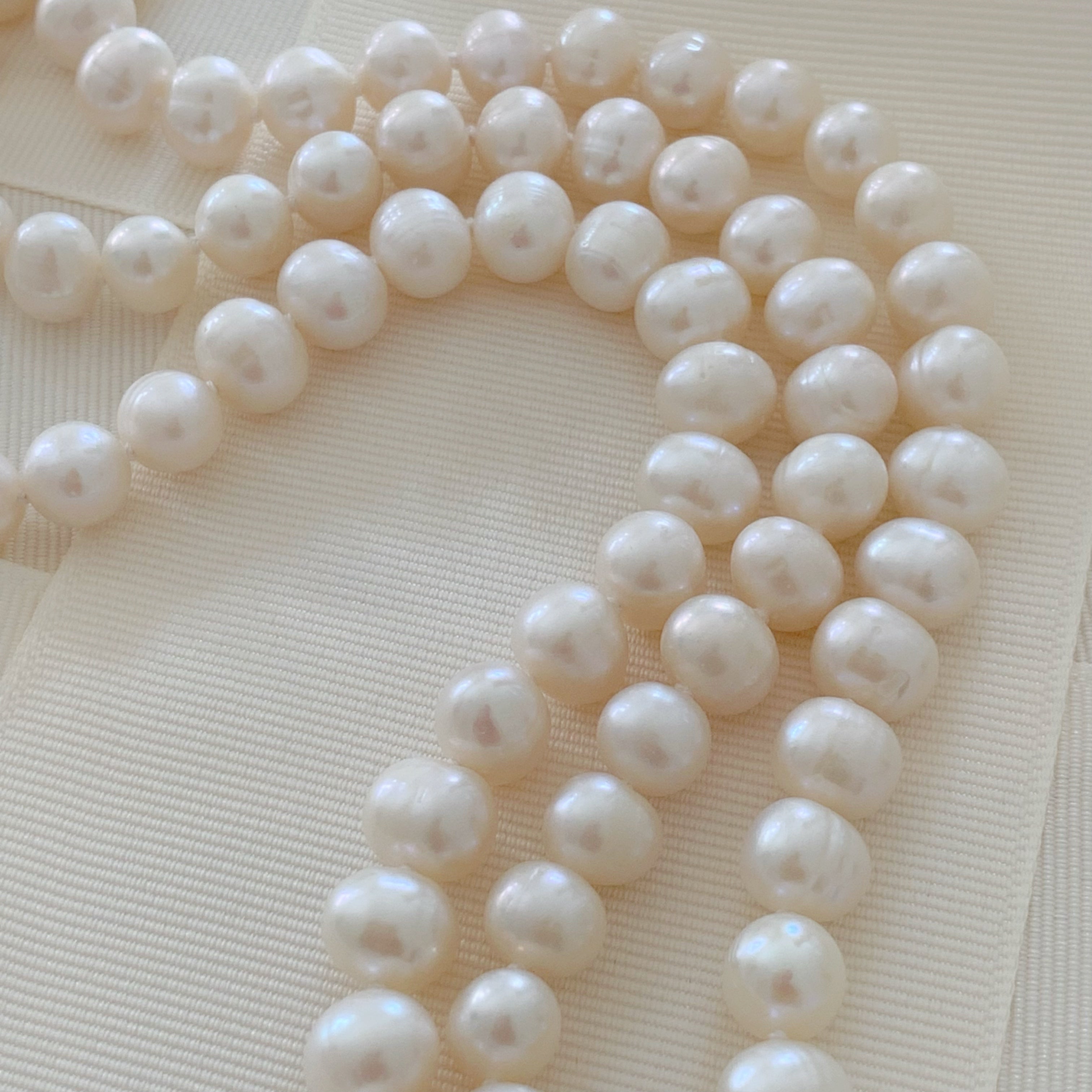 Espectacular Collar de Perlas Cultivadas con Tres Hilos modelo 25-CLL-L35