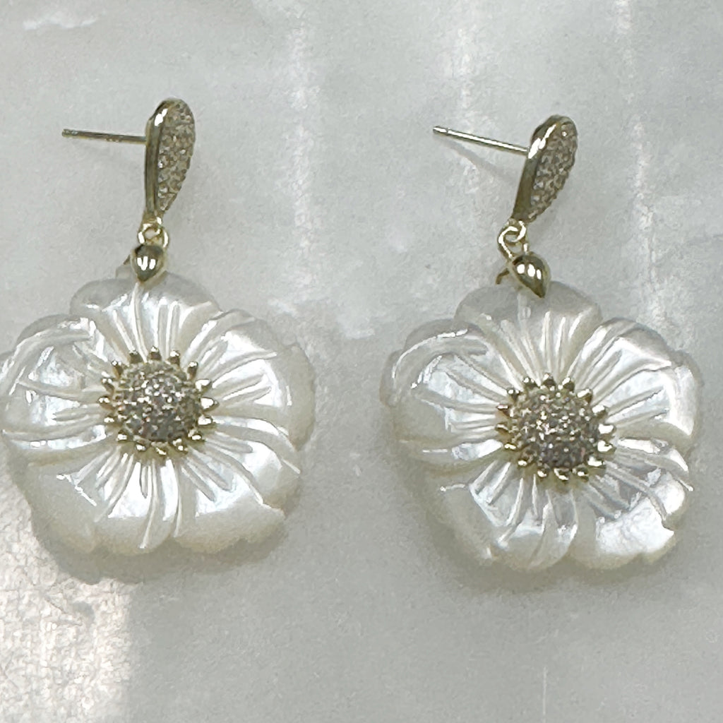 Exclusivo Juego de Cadena con Dije y Aretes en Plata Dorada 72-CD-AR-L29A00-L38A00