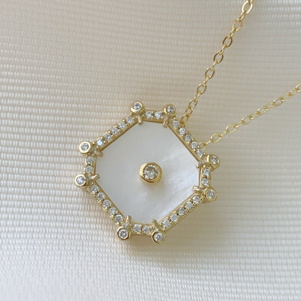 Cadena con Dije Octágono y Aretes en Madre Perla y Plata Dorada  22-CD-AR-L15A25-L17A50