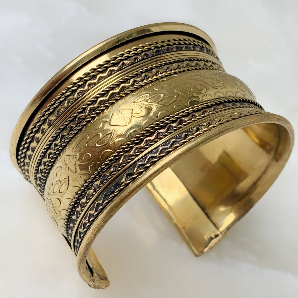 Hermoso Brazalete de Nepal en Brass 04-BNB-L6A00