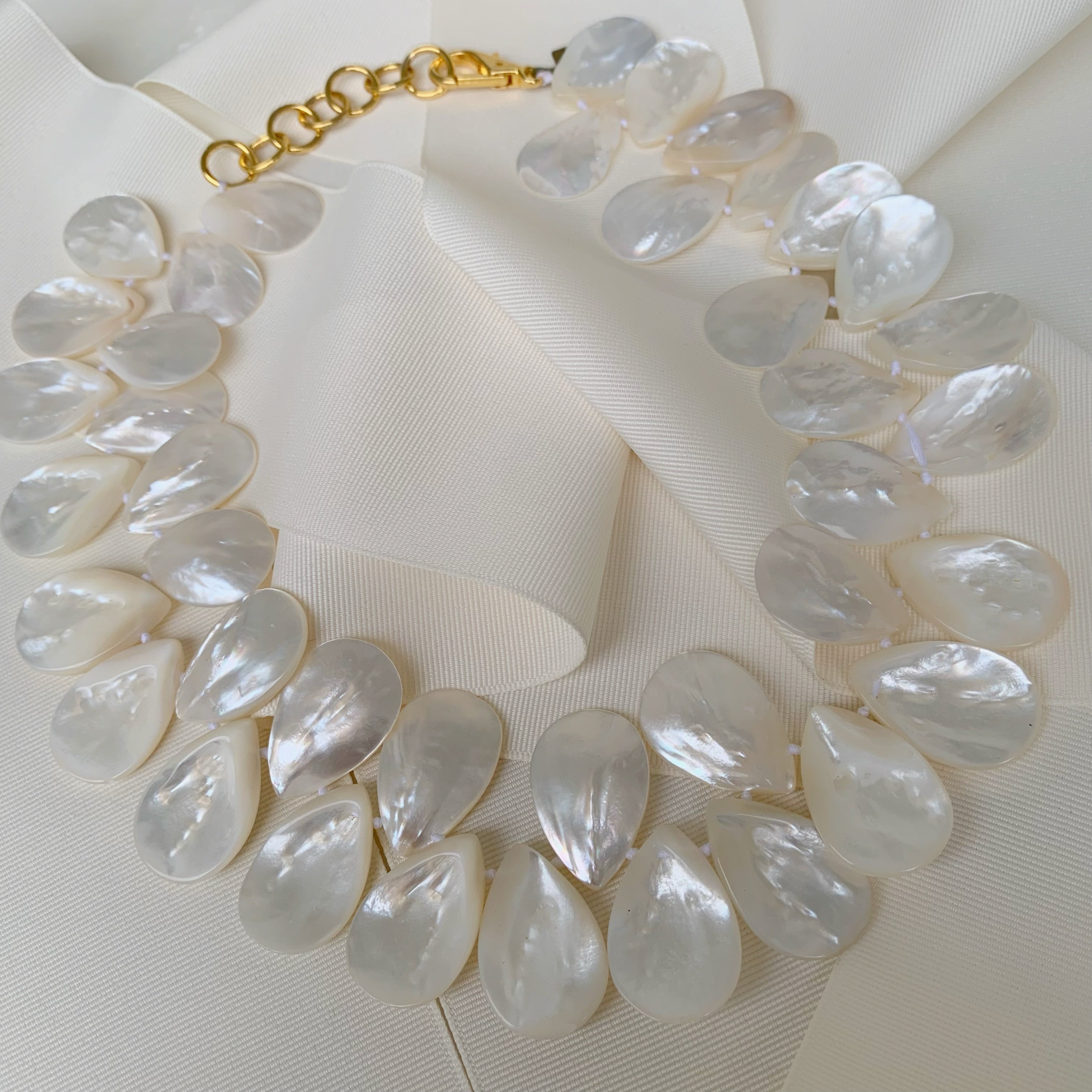 Exclusivo Collar de Madre Perla Modelo 53-CLL-L100A00