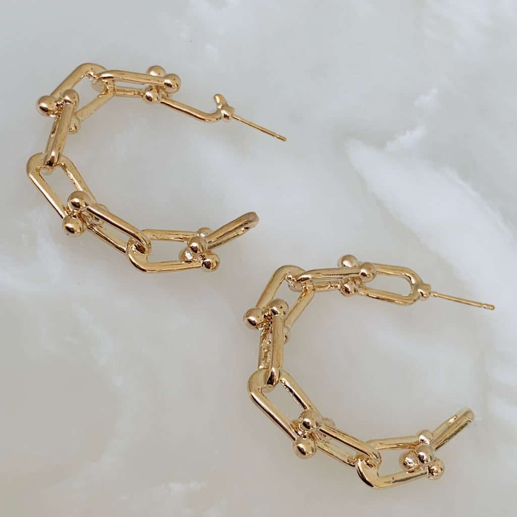 Brilla con Estilo Hoops Earrings en Oro Laminado 04-ARL-135