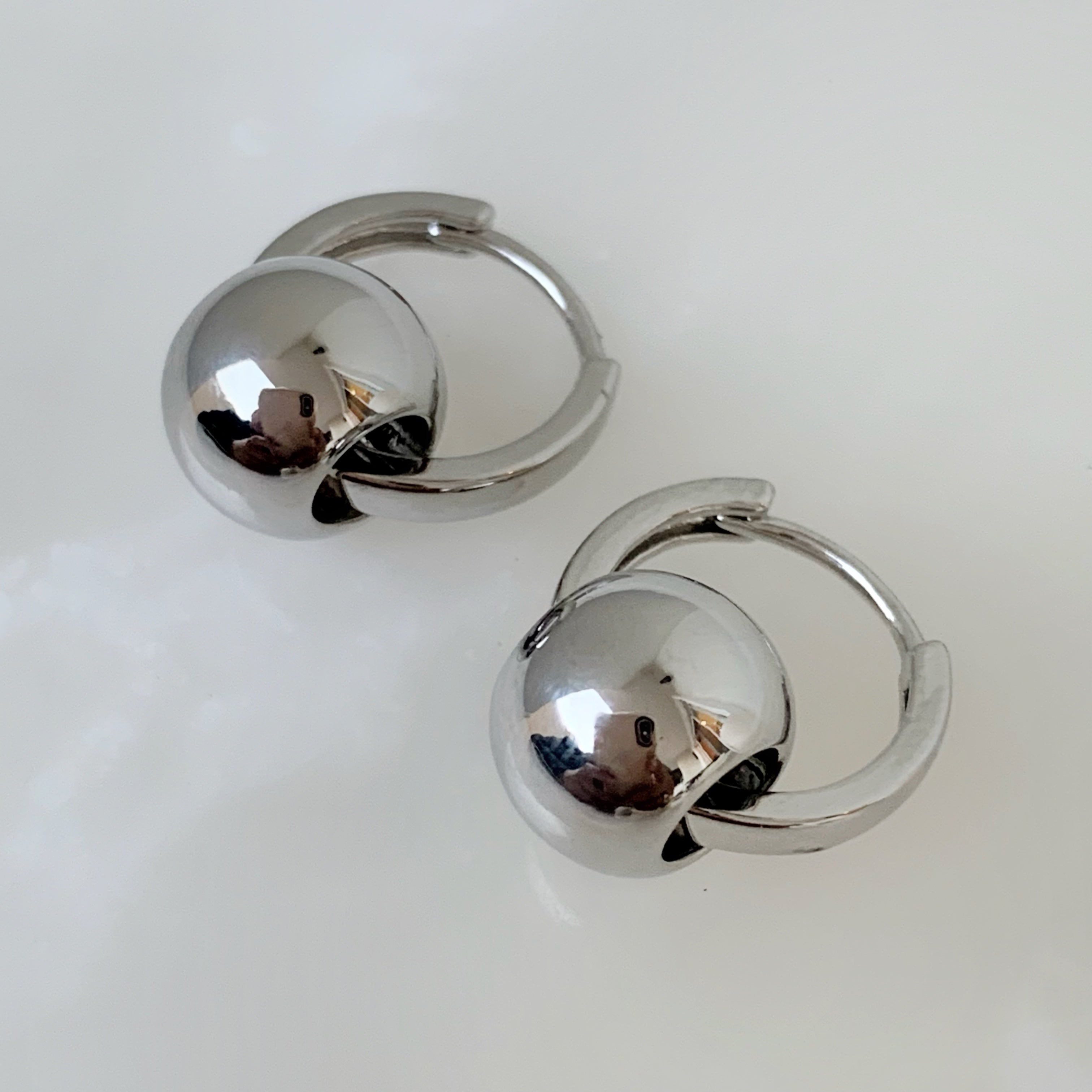 Brilla con Estilo Hoops Earrings en Oro Laminado 06-ARL-100