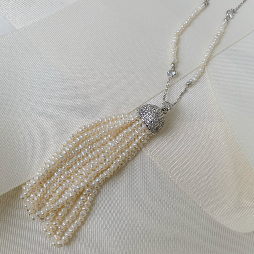 Cadena Larga con Dije de Tassel con Perlas en Plata 51-PCE-L64A00