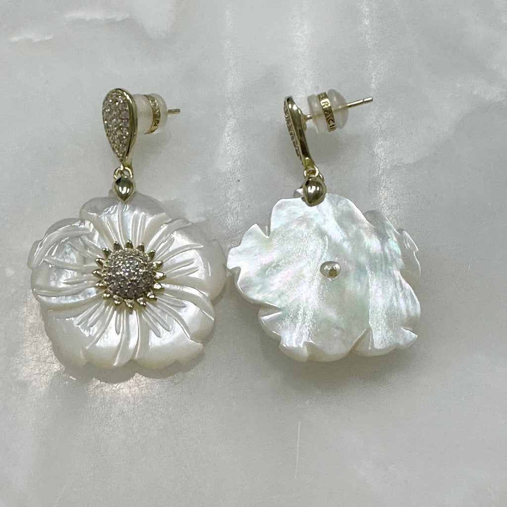Exclusivo Juego de Cadena con Dije y Aretes en Plata Dorada 72-CD-AR-L29A00-L38A00