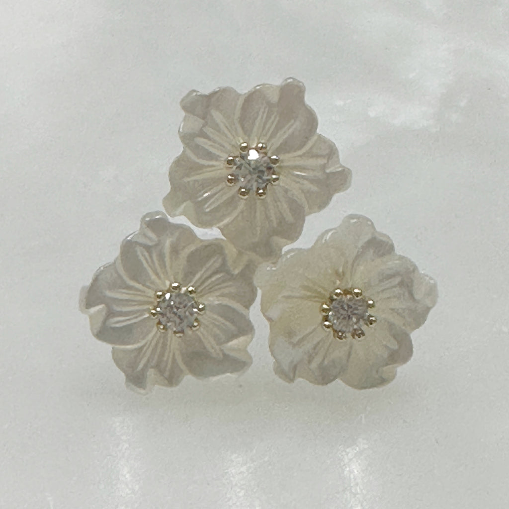Exclusivo Juego de Cadena con Dijes y Aretes en Plata Dorada 70-CD-AR-L15A50-L18A00