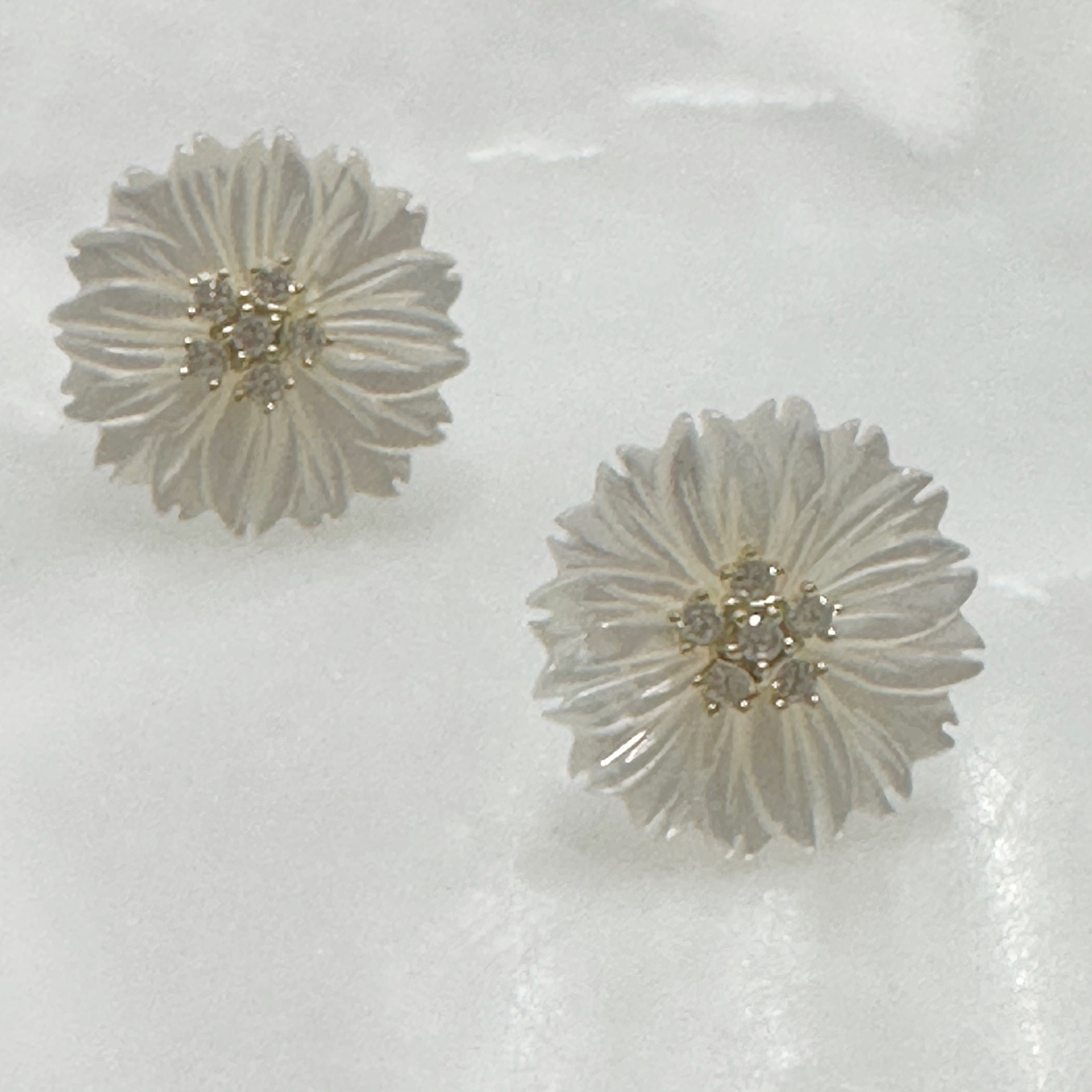 Exclusivo Juego de Cadena con Dije y Aretes en Plata Dorada 73-CD-AR-L16A00-L14A75