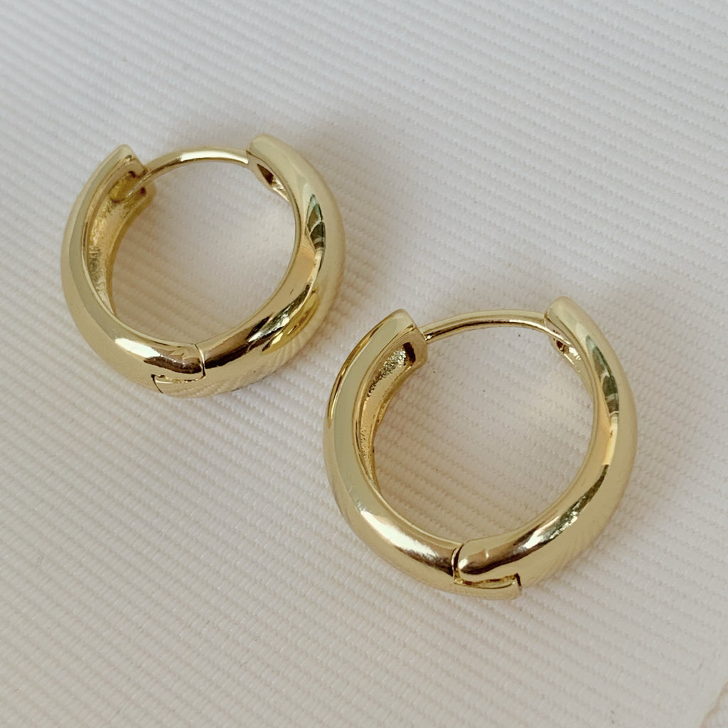 Brilla con Estilo Hoops Earrings en Oro Laminado 09-ARL-115