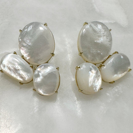 Aretes Colgantes de Madre Perla y Plata Dorada 118-AR-L46A00