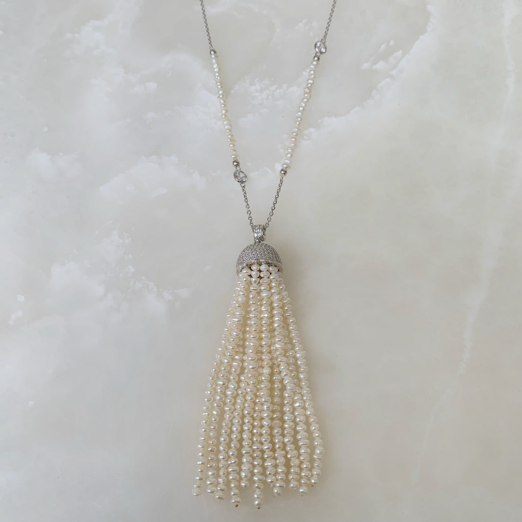 Cadena Larga con Dije de Tassel con Perlas en Plata 51-PCE-L64A00