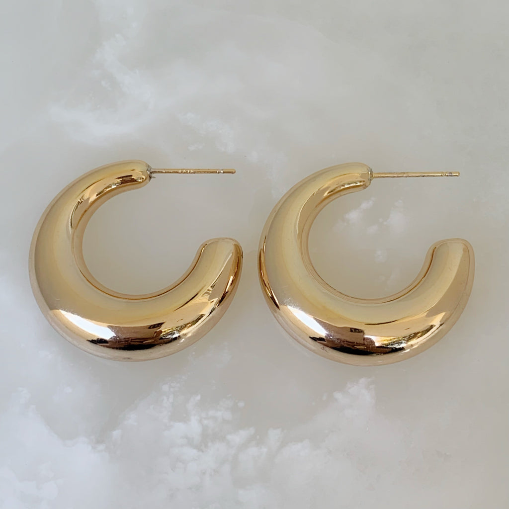 Brilla con Estilo Hoops Earrings en Oro Laminado 25-ARL-135