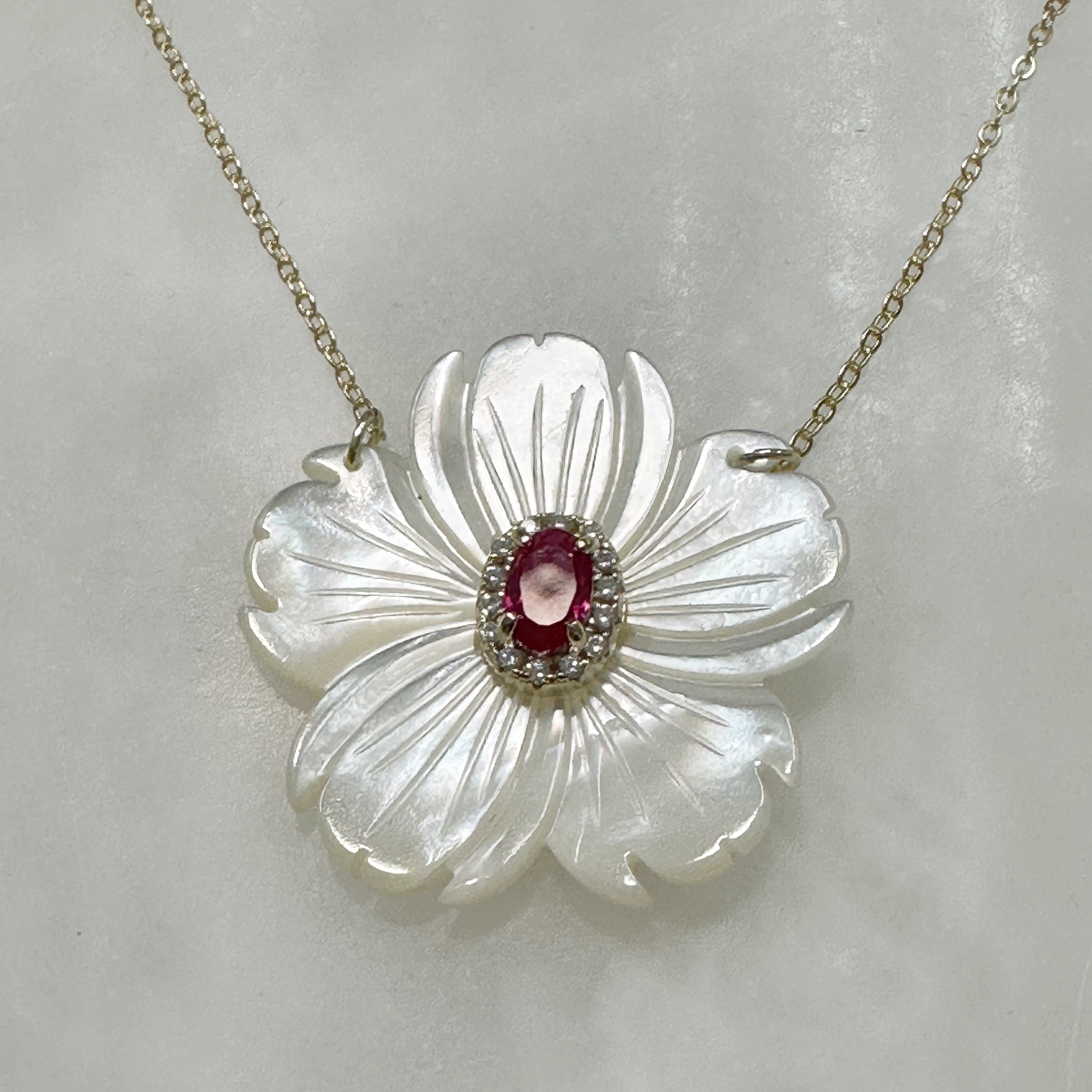 Exclusivo Juego de Cadena con Dije y Aretes en Plata Dorada 75-CD-AR-L17A50-L21A50