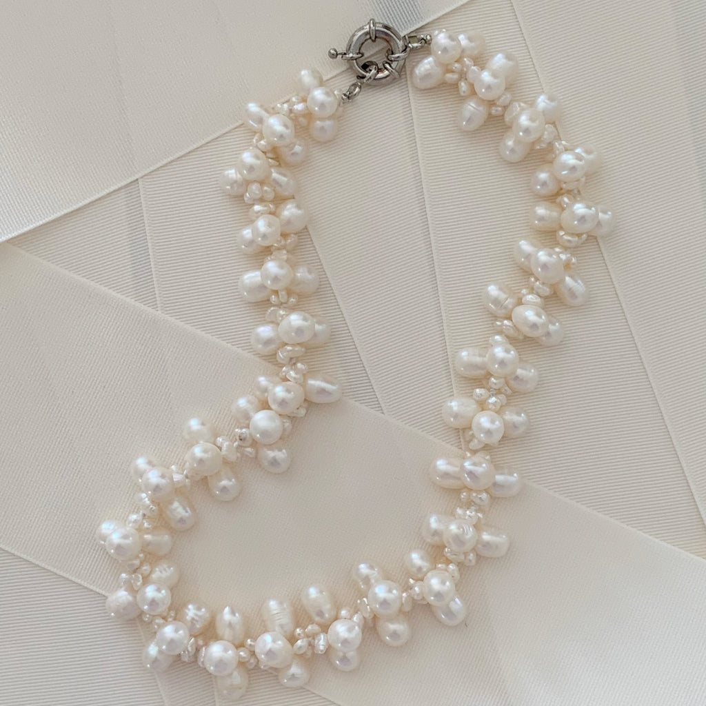 Magnifico Collar Fresh Water Pearls Blanco Con Broche De Rodio modelo 36-CLL-L13