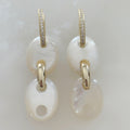 Elegantes Aretes Colgantes en Madre Perla y Plata Dorada con Circonias Modelo 64-AR-L37A25