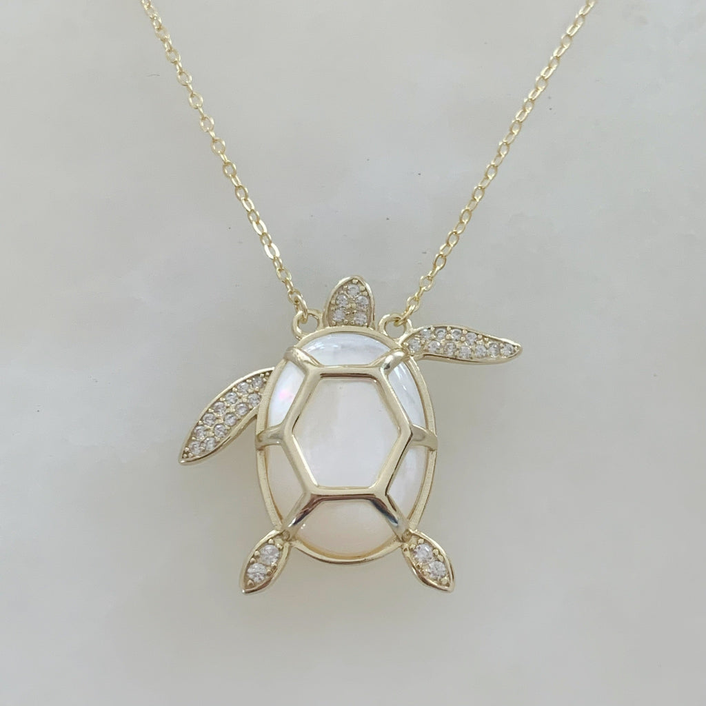 Cadena con Dije de Tortuga en Madre Perla y Plata Dorada con circonias 38-PCE-L20A50
