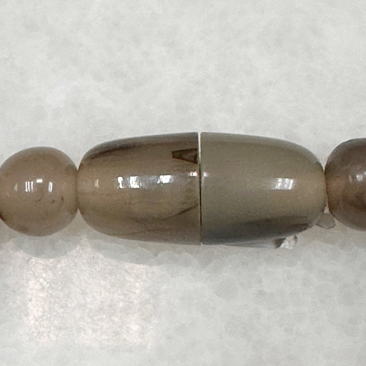 Pebbles Necklace Smoke Olive 61-CLN-L13A00