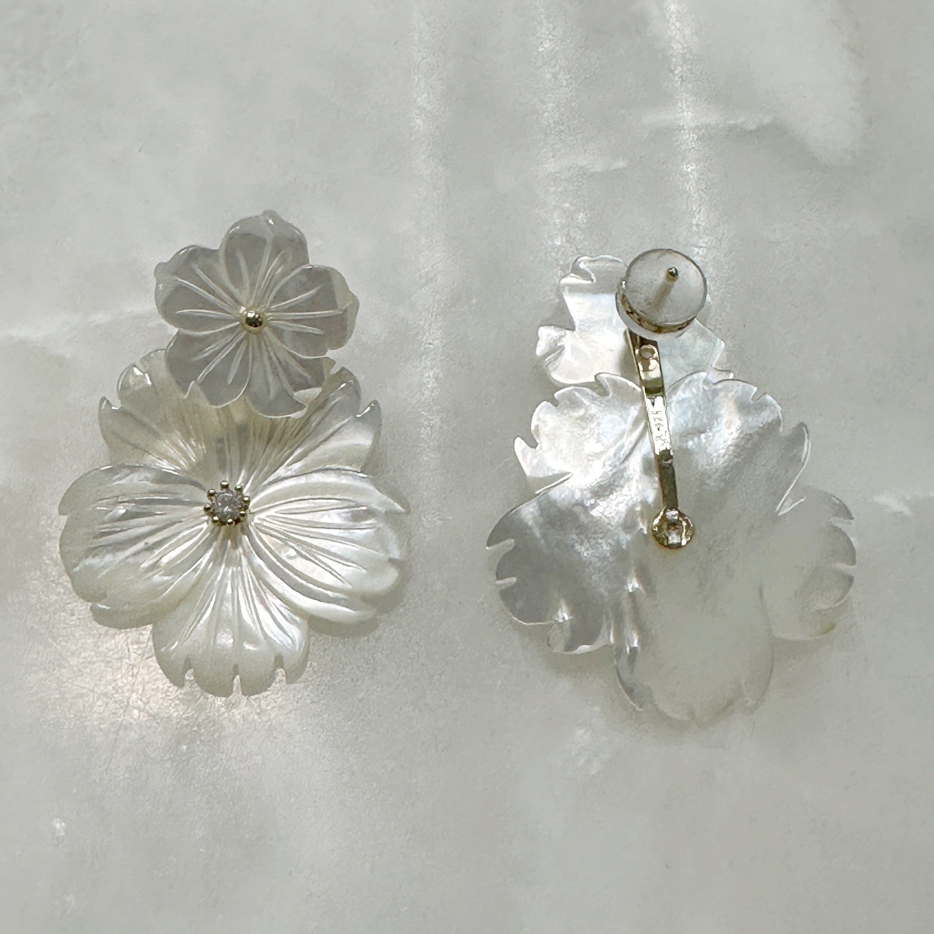Exclusivo Juego de Cadena con Dije y Aretes en Plata Dorada 71-CD-AR-L20A50-L30A00