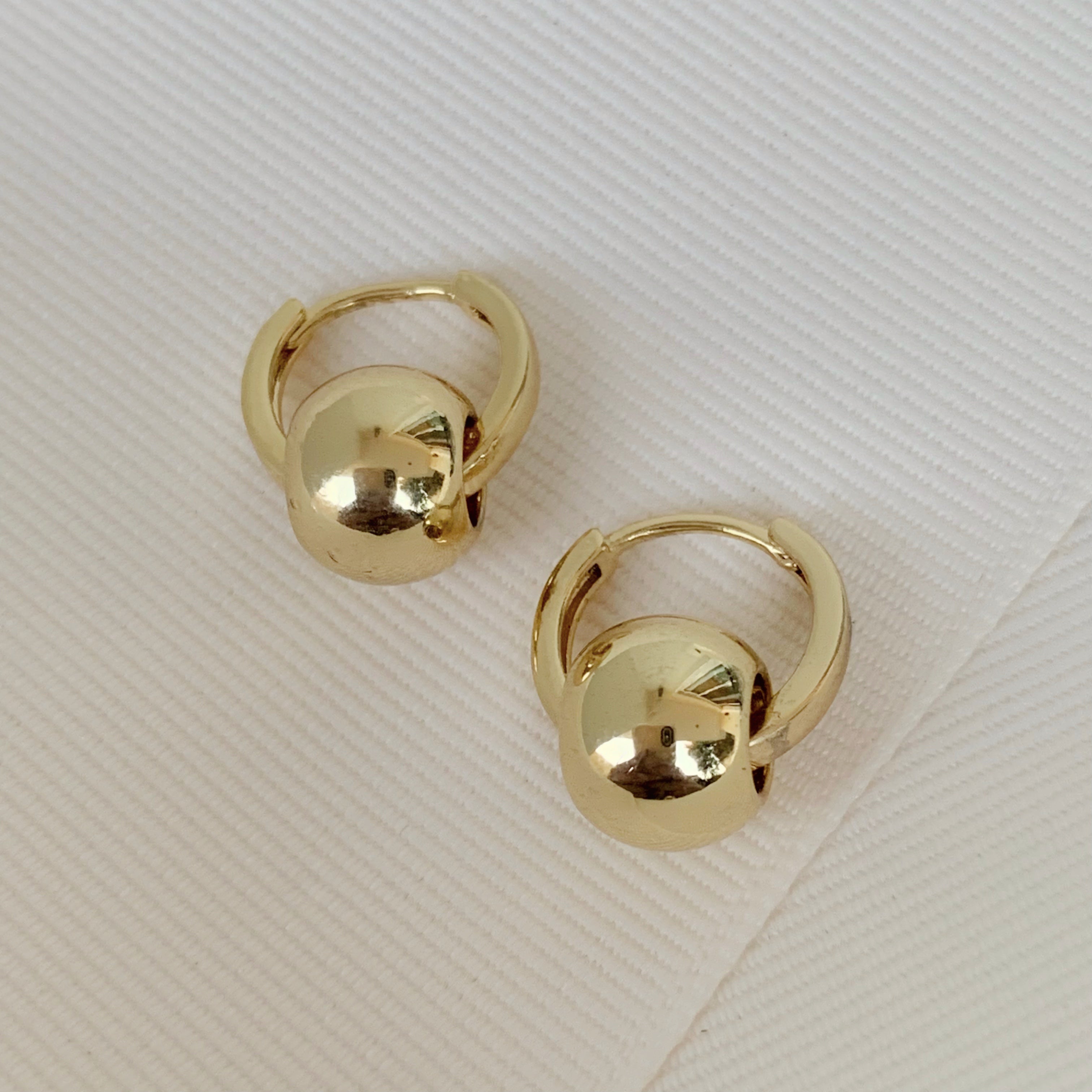 Brilla con Estilo Hoops Earrings en Oro Laminado 07-ARL-115
