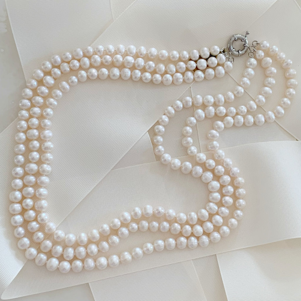 Espectacular Collar de Perlas Cultivadas con Tres Hilos modelo 25-CLL-L35
