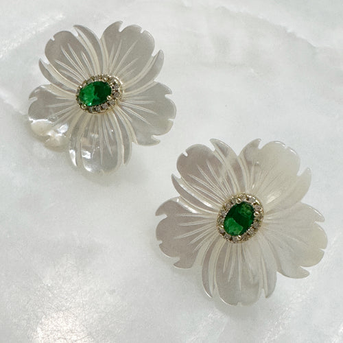 Aretes de Flor de Madre Perla y Plata Dorada 113-AR-L21A50