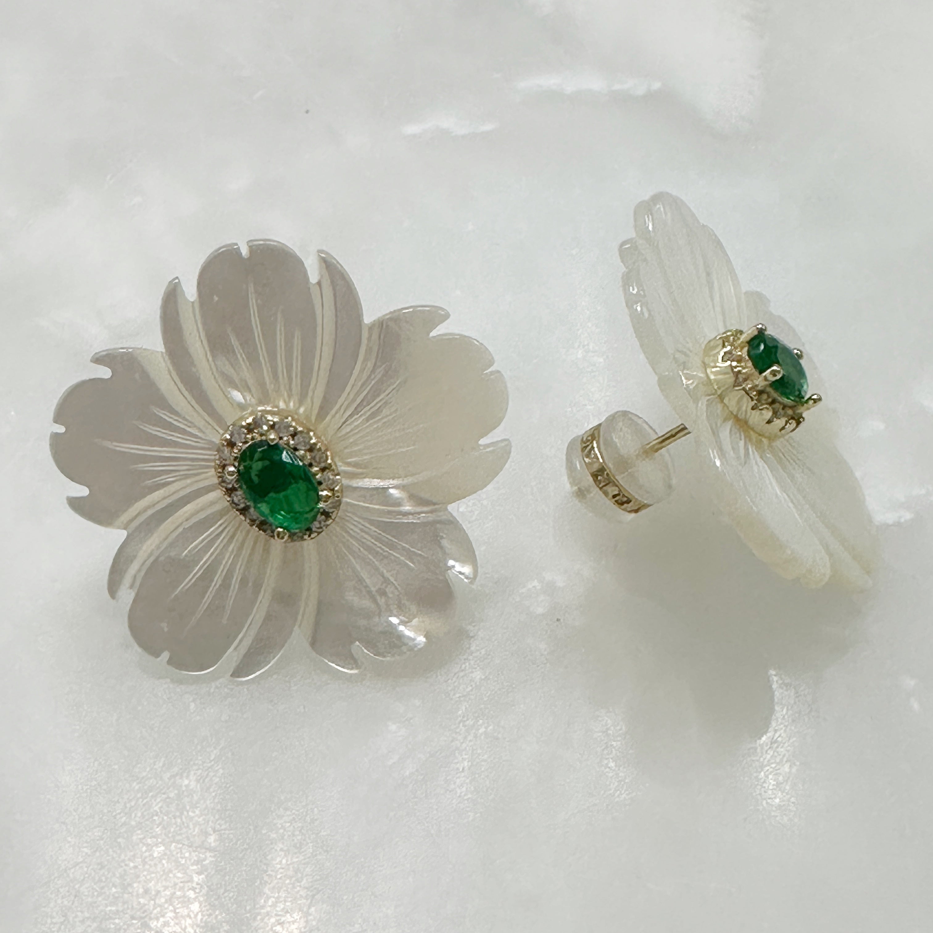 Exclusivo Juego de Cadena con Dije y Aretes en Plata Dorada 76-CD-AR-L17A50-L21A50