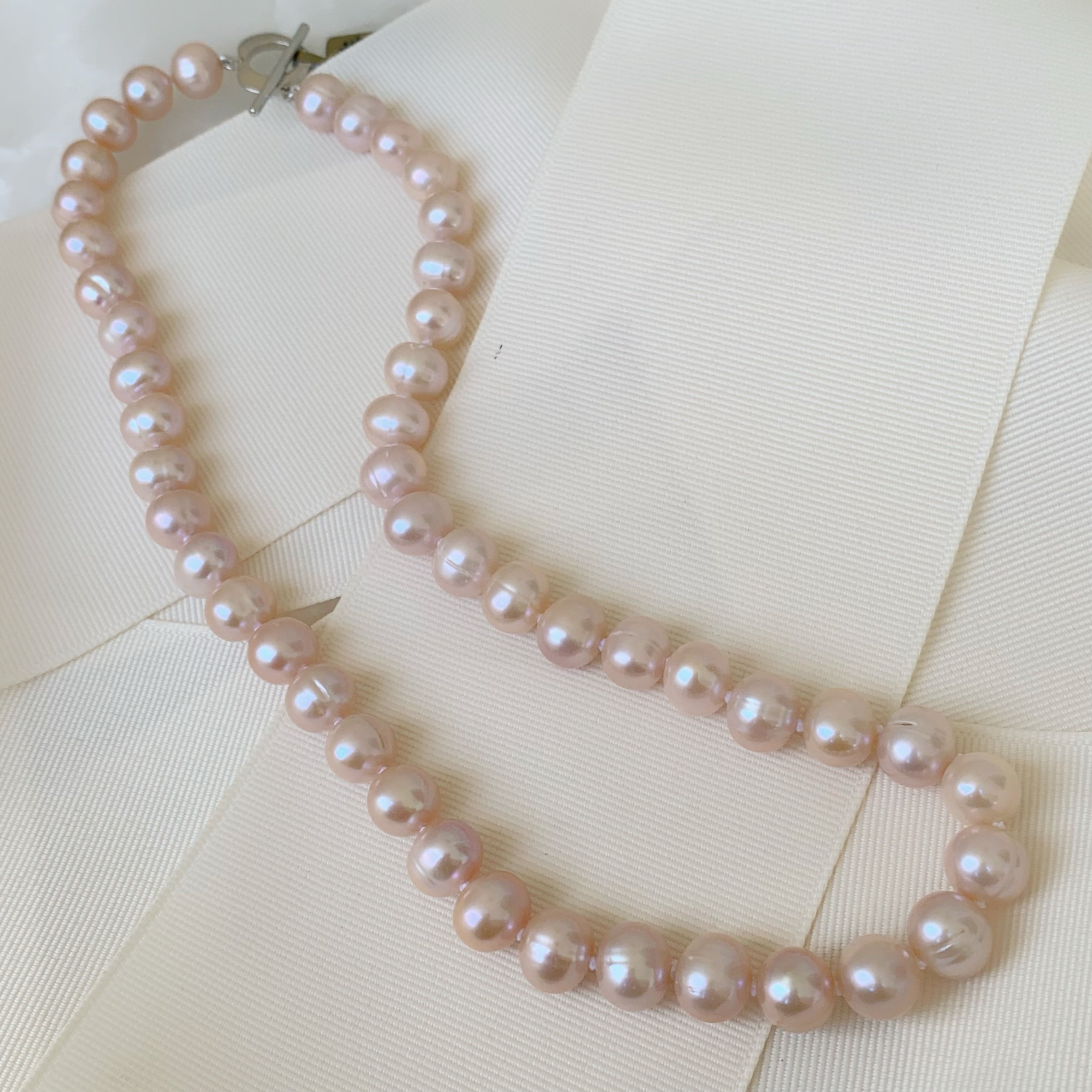 Distinguido Collar Fresh Water Pearls en tono rose 59-CLL-L12