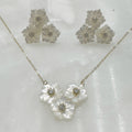 Exclusivo Juego de Cadena con Dijes y Aretes en Plata Dorada 70-CD-AR-L15A50-L18A00