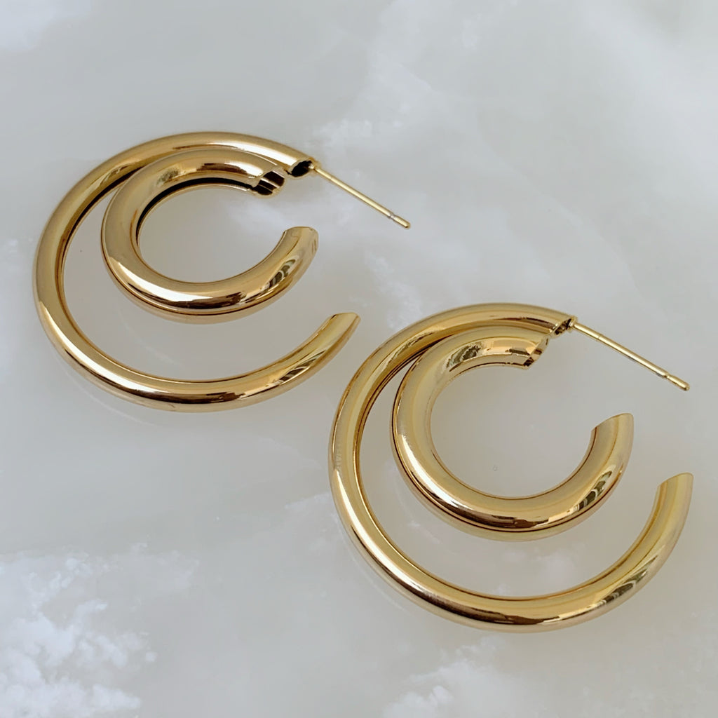 Brilla con Estilo Hoops Earrings en Oro Laminado 21-ARL-165