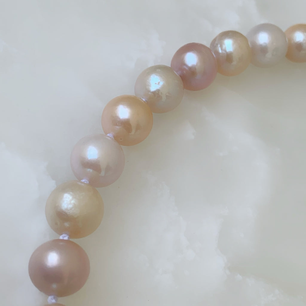 Hermoso Collar Fresh Water Pearls en tonos pasteles Sterling Silver 58-CLL-L18