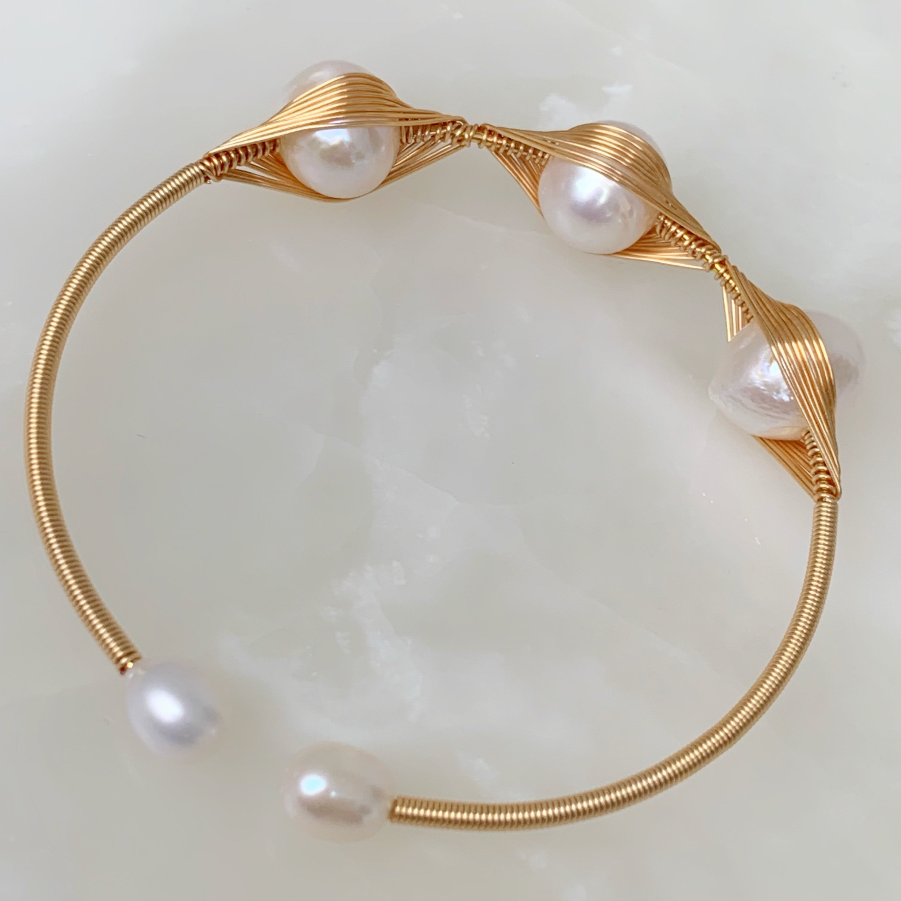 Hermosa Pulsera con Perlas Modelo 06-PP-L5A00