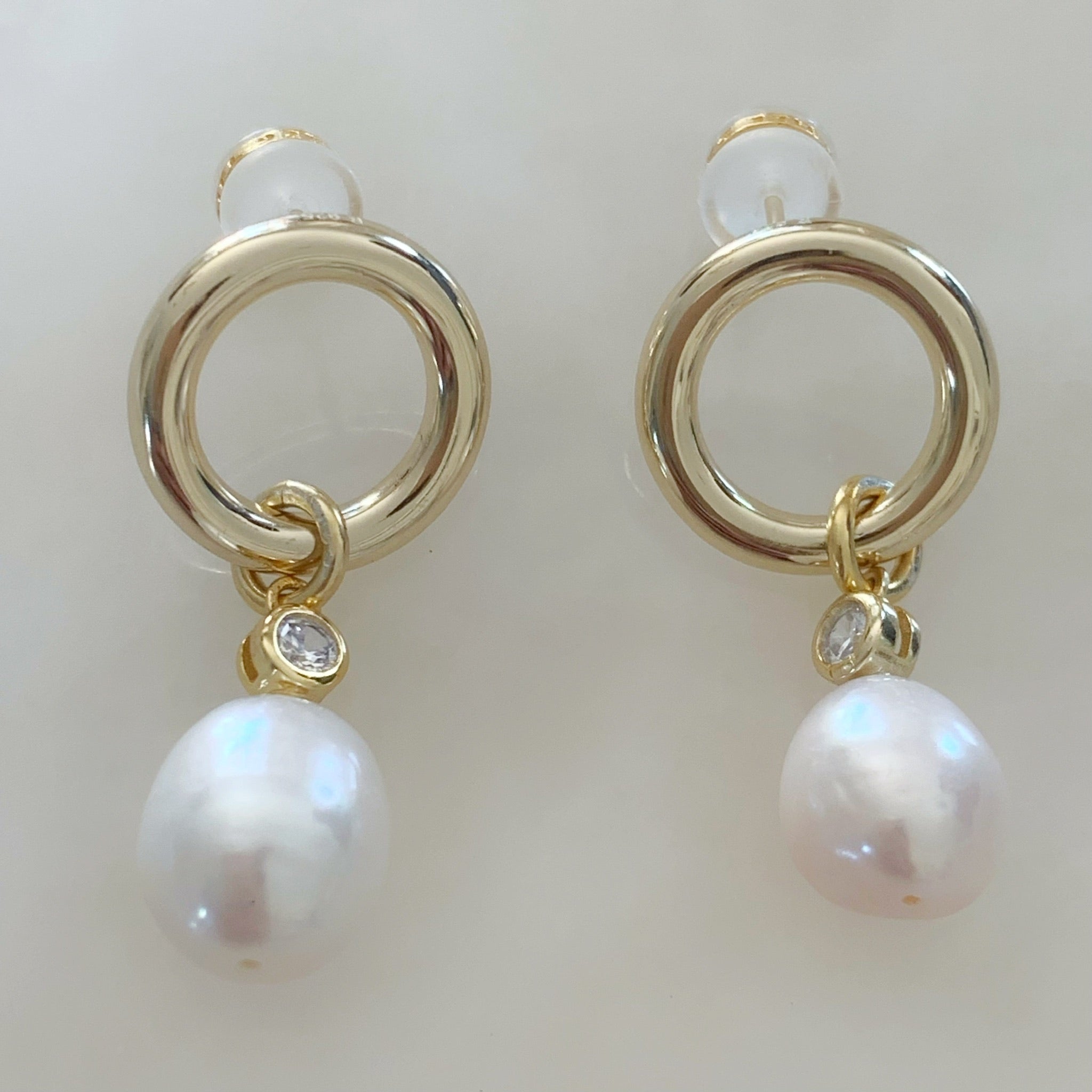 Lindos Aretes colgantes en Madre Perla y Plata Dorada Modelo 69-AR-L24