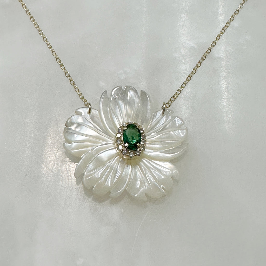 Exclusivo Juego de Cadena con Dije y Aretes en Plata Dorada 76-CD-AR-L17A50-L21A50