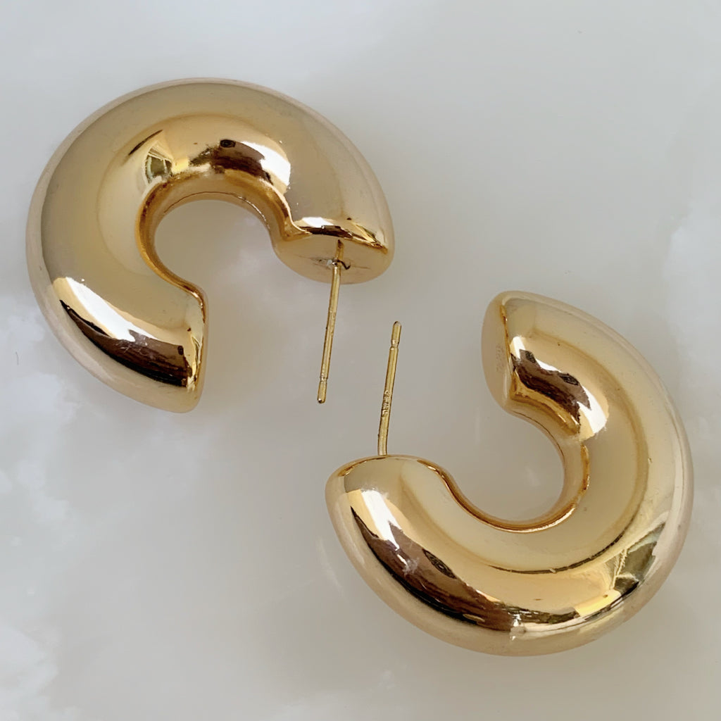 Brilla con Estilo Hoops Earrings en Oro Laminado 26-ARL-135