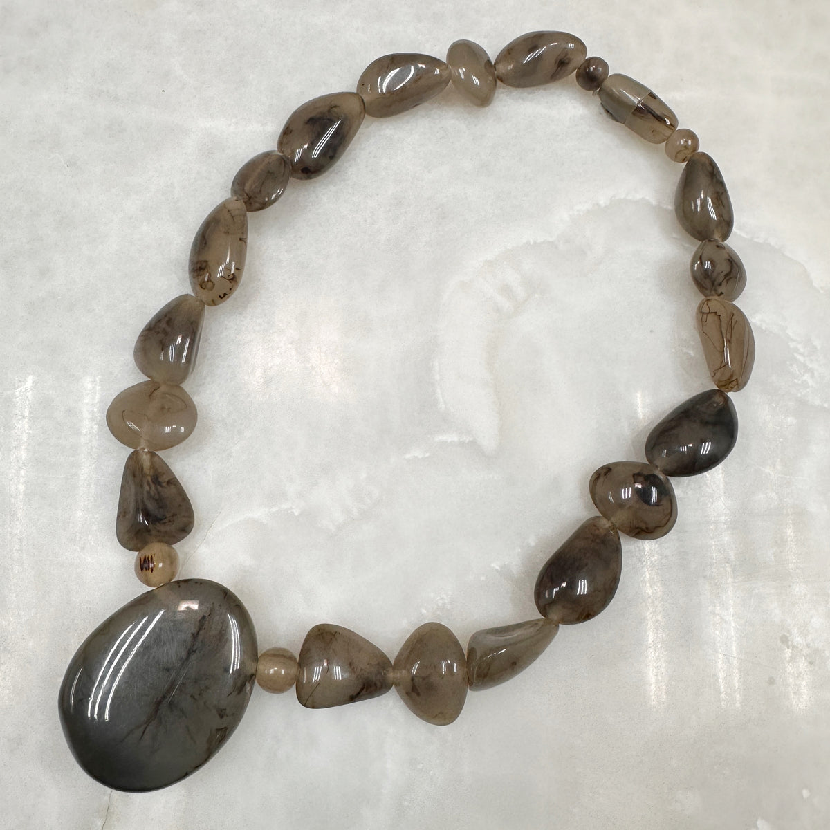 Pebbles Necklace Smoke Olive 61-CLN-L13A00