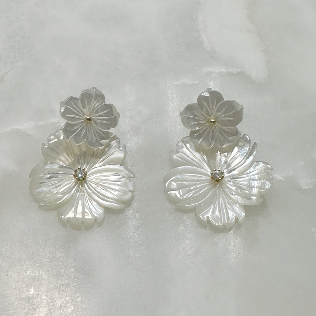 Exclusivo Juego de Cadena con Dije y Aretes en Plata Dorada 71-CD-AR-L20A50-L30A00