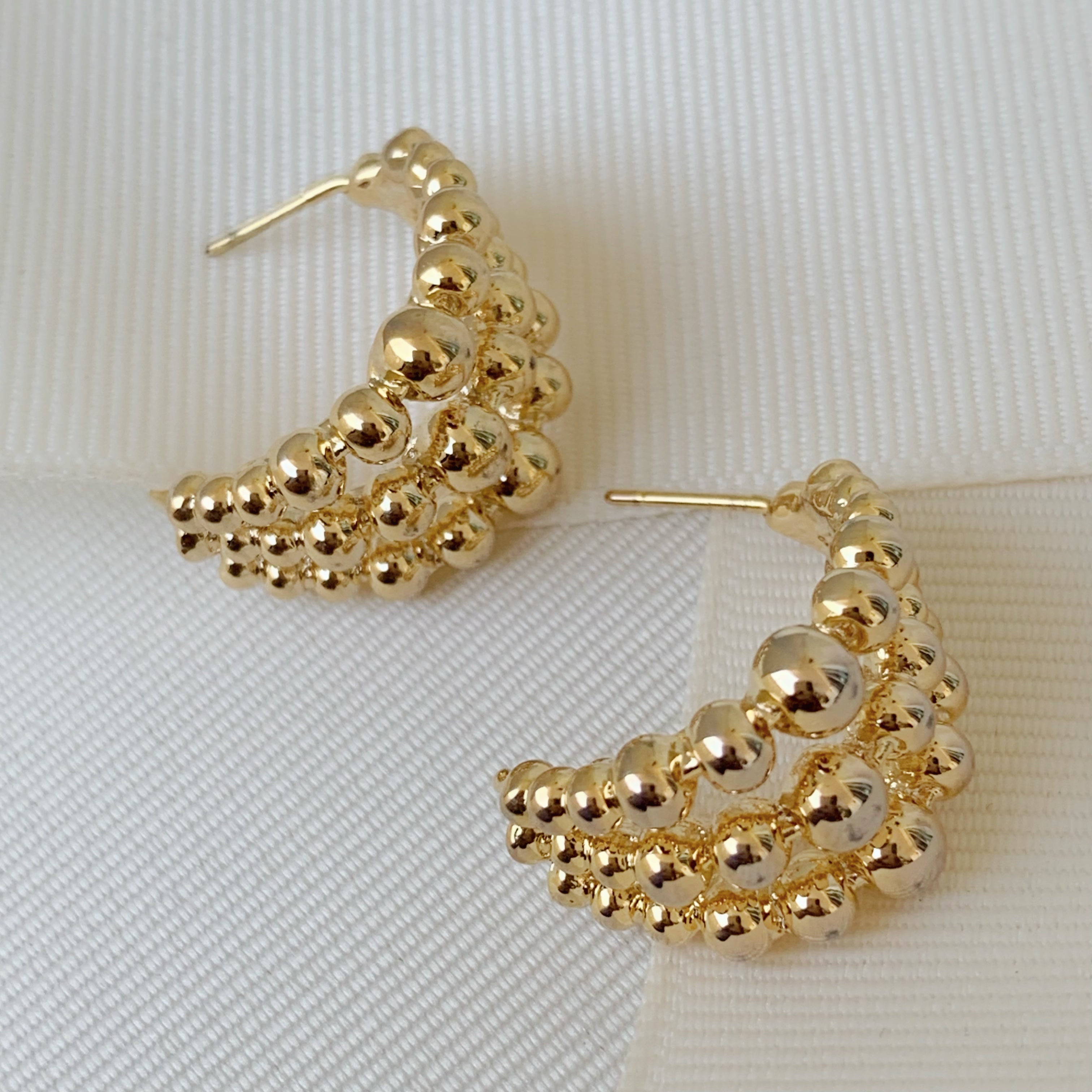 Brilla con Estilo Hoops Earrings en Oro Laminado 16-ARL-135
