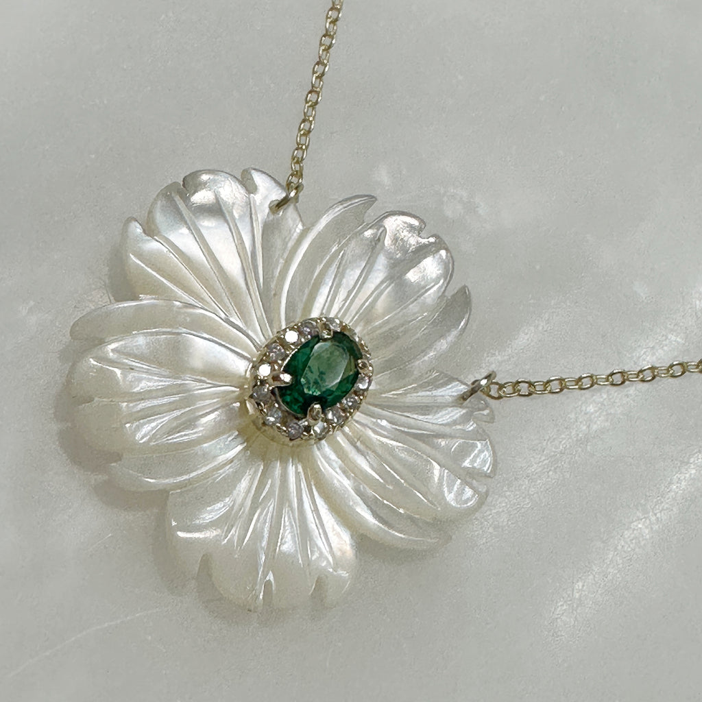 Exclusivo Juego de Cadena con Dije y Aretes en Plata Dorada 76-CD-AR-L17A50-L21A50