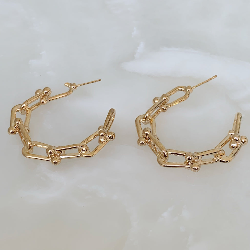 Brilla con Estilo Hoops Earrings en Oro Laminado 04-ARL-135