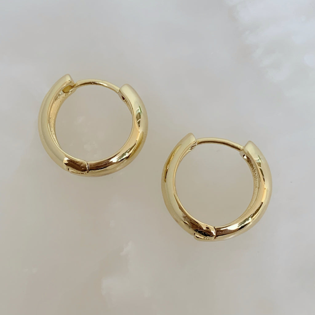 Brilla con Estilo Hoops Earrings en Oro Laminado 09-ARL-115