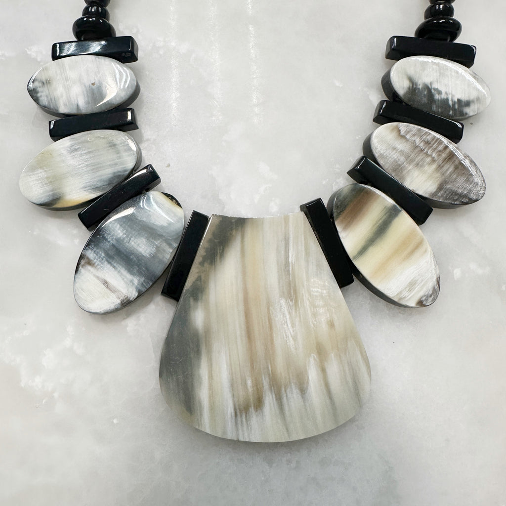 Lindo Collar de Nepal 25-CLN-L15A00
