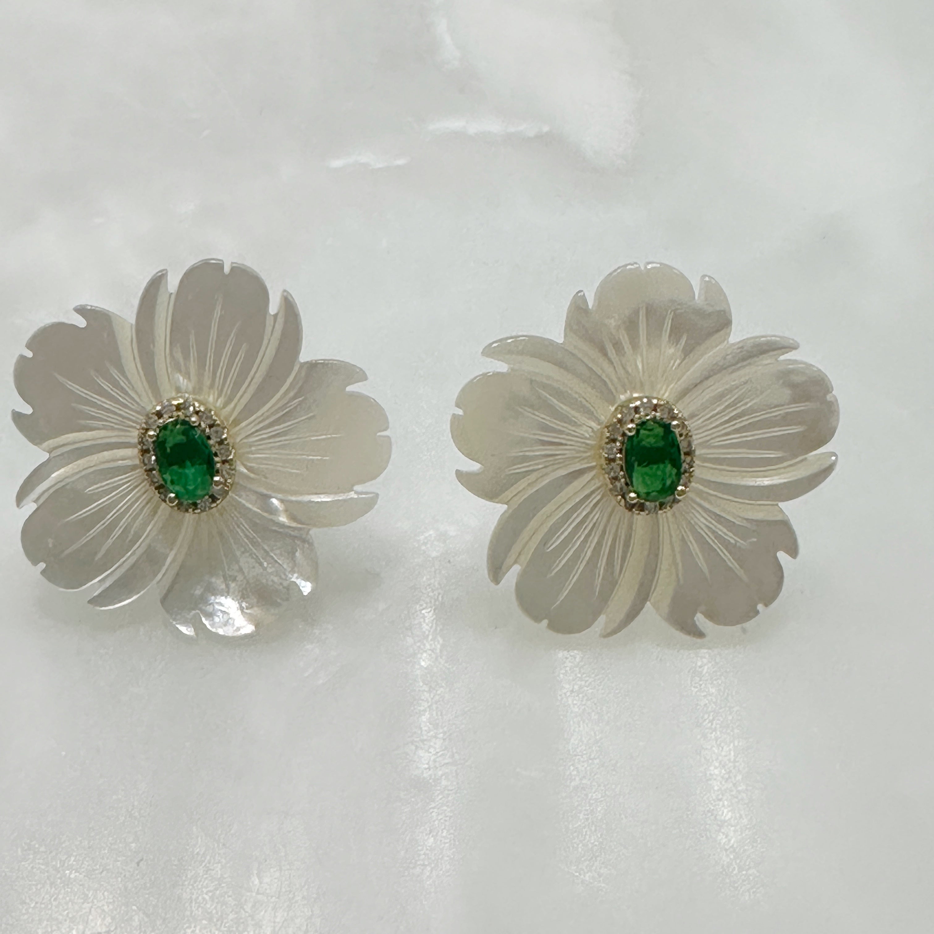 Exclusivo Juego de Cadena con Dije y Aretes en Plata Dorada 76-CD-AR-L17A50-L21A50