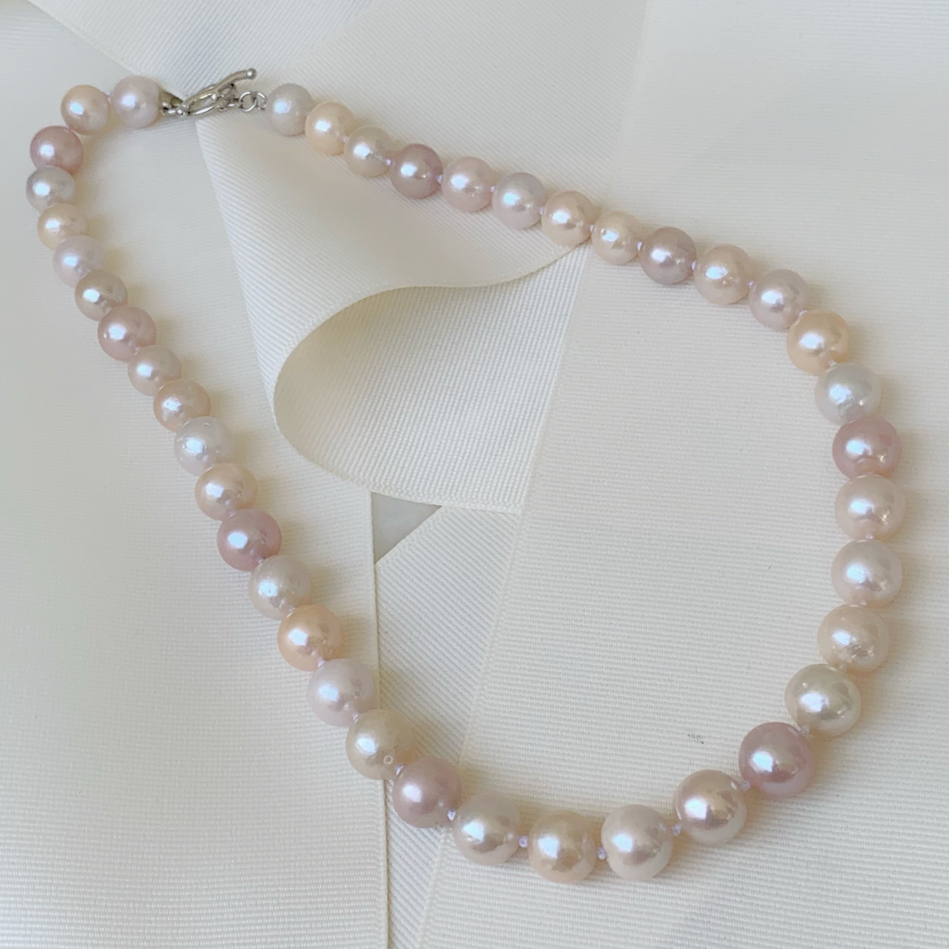 Hermoso Collar Fresh Water Pearls en tonos pasteles Sterling Silver 58-CLL-L18