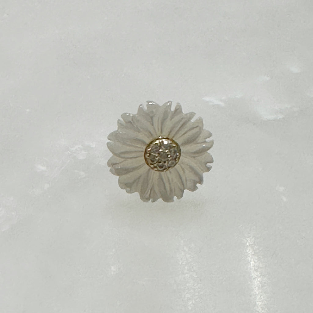 Aretes de Flor de Madre Perla y Plata Dorada 116-AR-L9A00