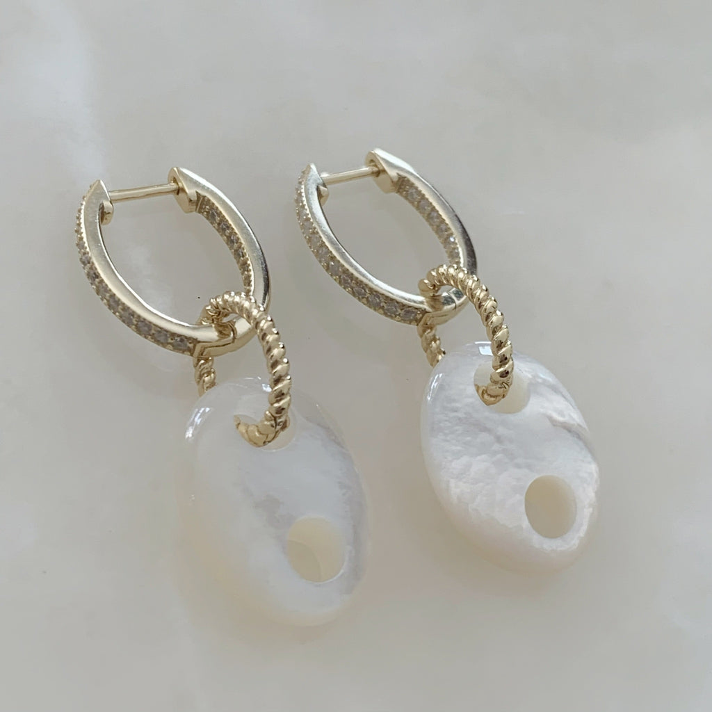 Aretes en Madre Perla y Plata Dorada Modelo 60-AR-L31A50