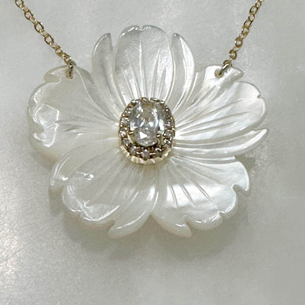Exclusivo Juego de Cadena con Dije y Aretes en Plata Dorada 77-CD-AR-L17A50-L21A50