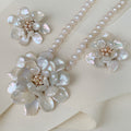 Exclusivo Juego de Collar con Dije-Prendedor y Aretes en Perla Keshi y Sterling Silver 55-CLL-L190A00